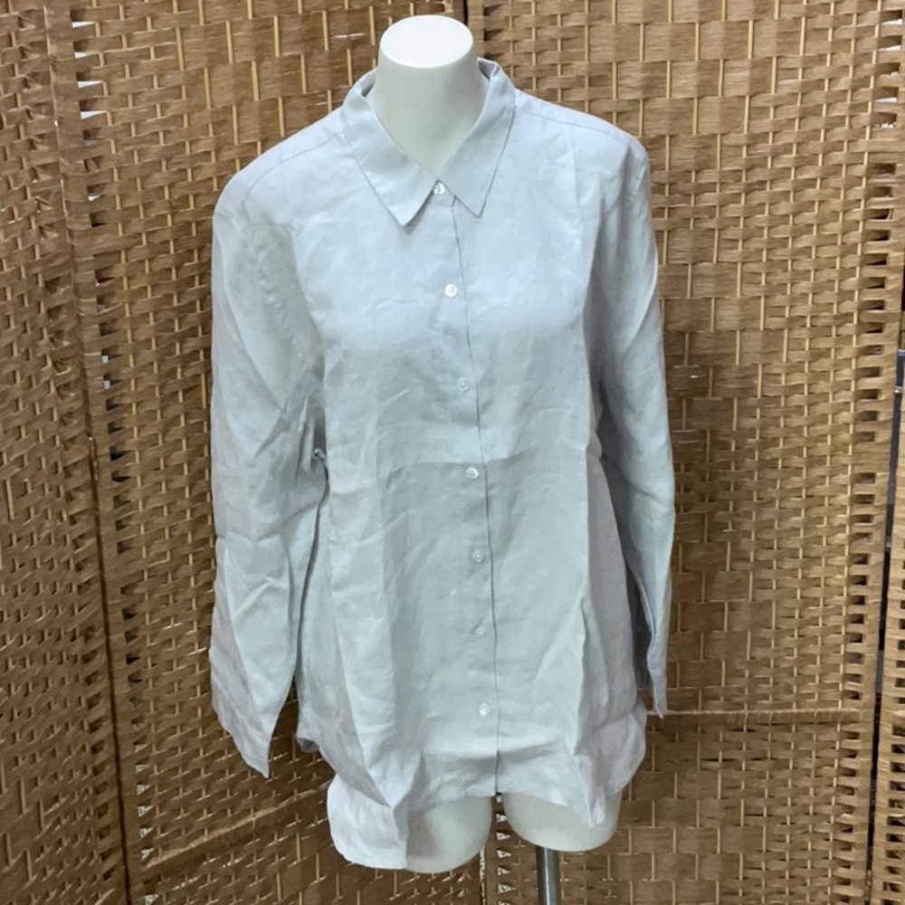 Crisp Light Gray Button-Up Shirt